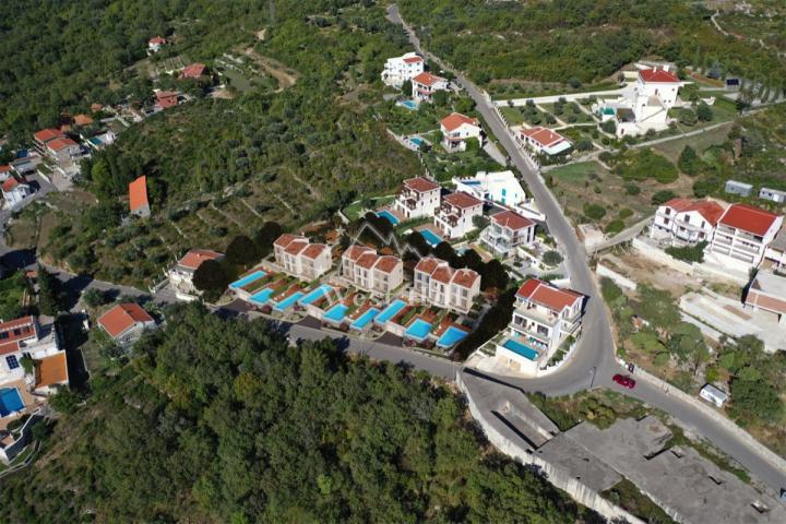 Kompleks tauhausa sa bazenima