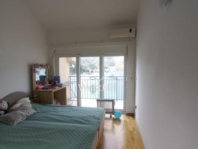 Kuća u Lepetane sa 4 apartmana