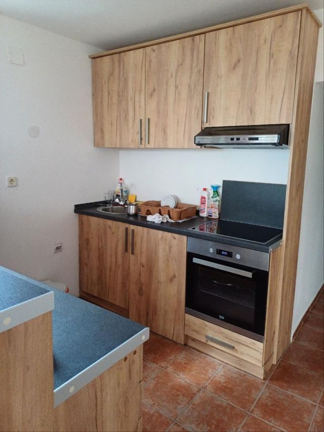 Montazna kuca sa pogledom na more 