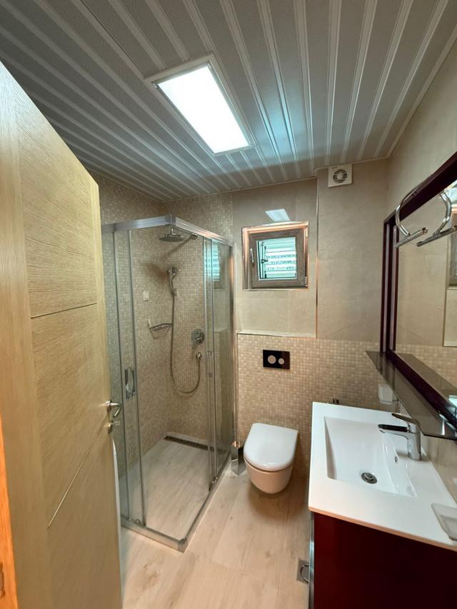 Przno-Luksuzan dvosoban stan 70m2 (IZDAVANJE NA DUZI PERIOD)