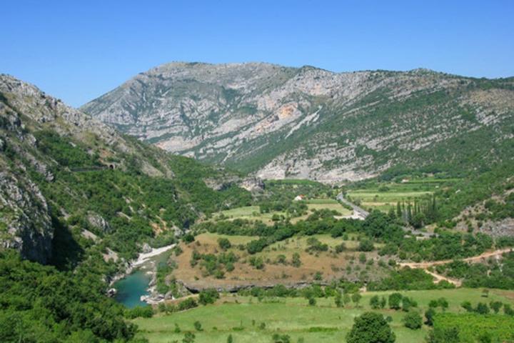 Prodaja placa 1.000 m² – Podgorica, Bioče
