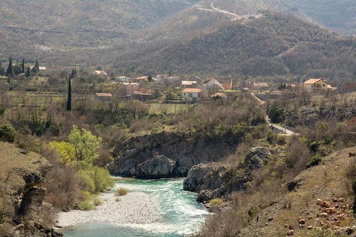 Prodaja placa 1.000 m² – Podgorica, Bioče