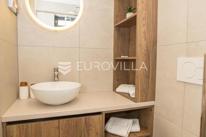 Istra, Vodnjan, dva renovirana stambena objekta s jacuzzijem na mirnoj lokaciji