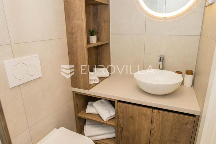 Istra, Vodnjan, dva renovirana stambena objekta s jacuzzijem na mirnoj lokaciji