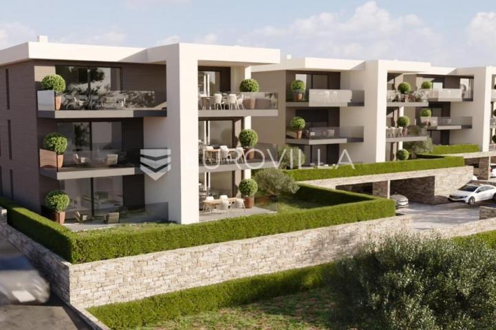 Istra, Umag, atraktivan trosoban stan u novogradnji, 90 m²