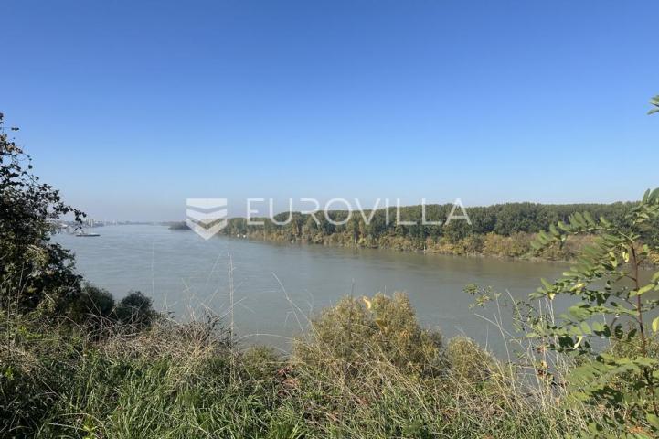 Vukovar, Mitnica/Vučedol, atraktivno građevinsko zemljište s pogledom na Dunav, 1847 m²