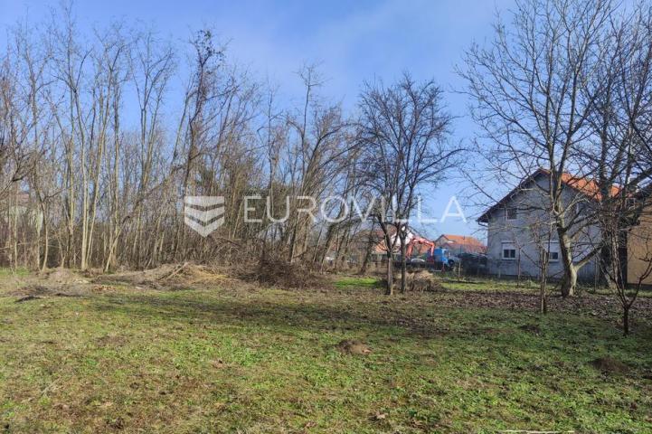 Vukovar, Mitnica/Vučedol, atraktivno građevinsko zemljište s pogledom na Dunav, 1847 m²
