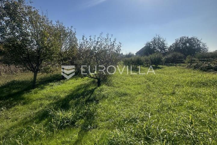 Vukovar, Mitnica/Vučedol, atraktivno građevinsko zemljište s pogledom na Dunav, 1847 m²