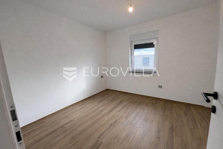 Pag, Šimuni, trosoban stan s pogledom na more