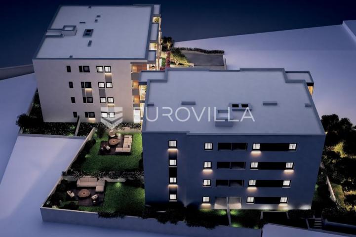 Split, Visoka, novogradnja s vrtom