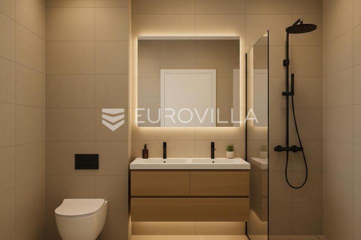 Kaštel Stari, dvosoban stan u prizemlju s vrtom