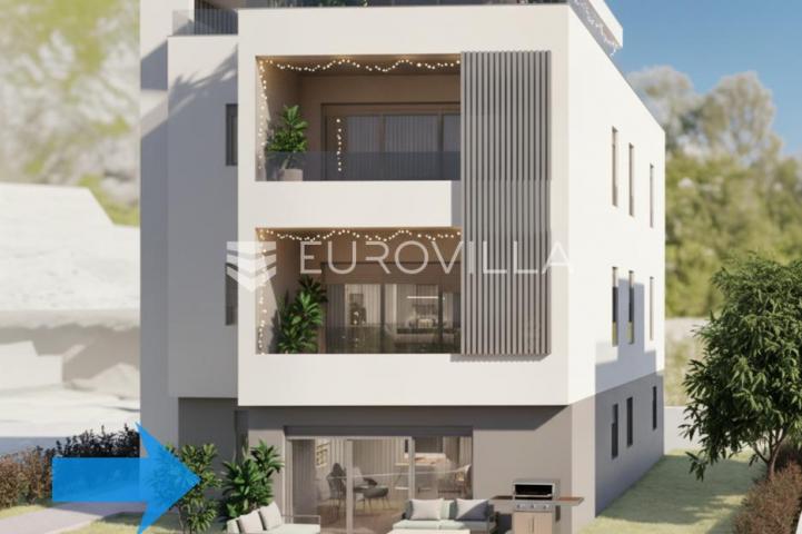 Kaštel Stari, dvosoban stan u prizemlju s vrtom