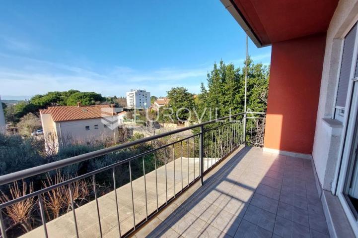 Istra, Pula, prostran stan na Vidikovcu, 141,38 m², parkirno mjesto