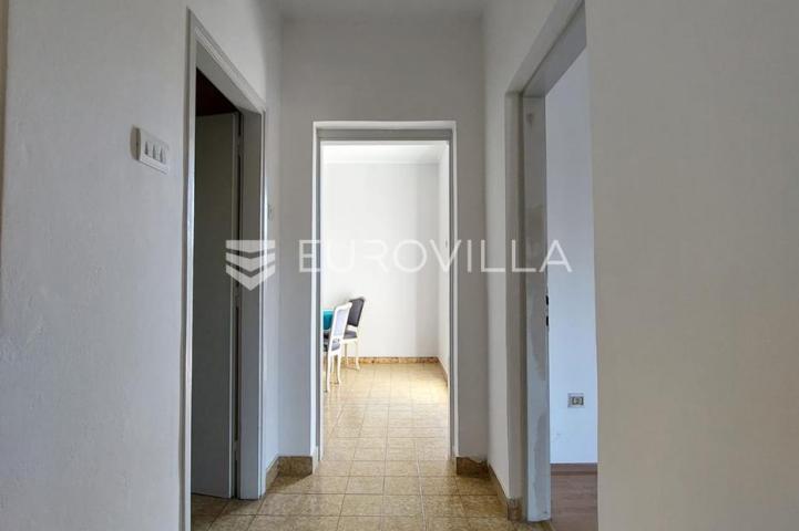 Istra, Pula, prostran stan na Vidikovcu, 141,38 m², parkirno mjesto