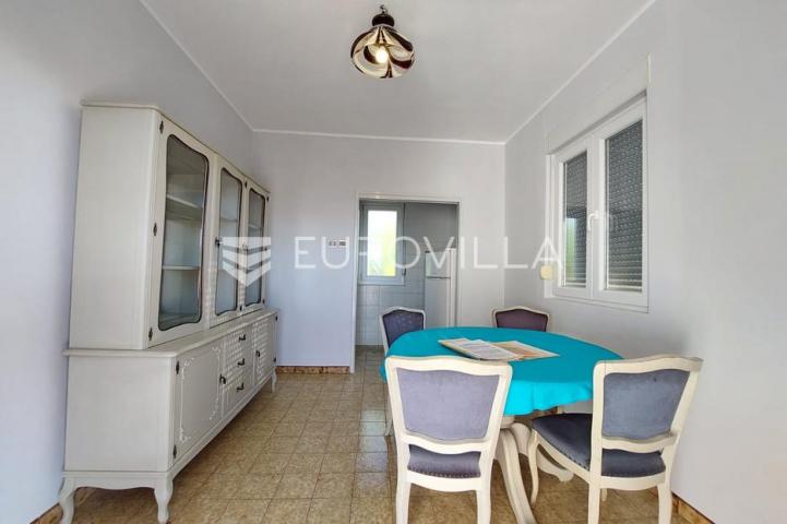 Istra, Pula, prostran stan na Vidikovcu, 141,38 m², parkirno mjesto