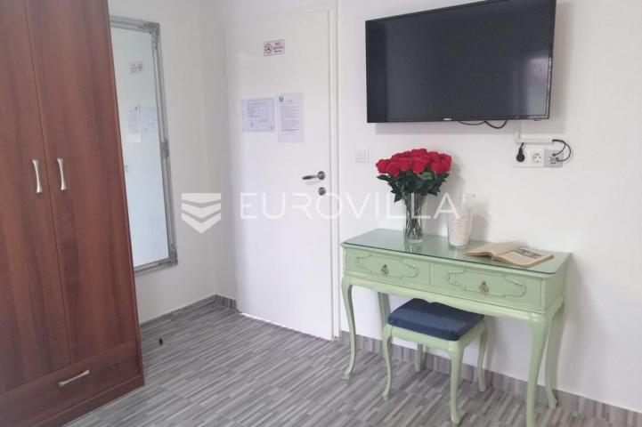 Karlovac, hostel 500 m², mirna lokacija, blizina centra
