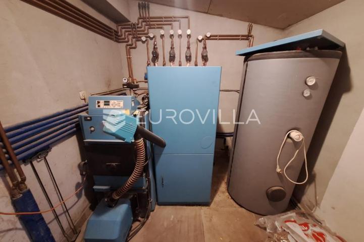 Karlovac, hostel 500 m², mirna lokacija, blizina centra
