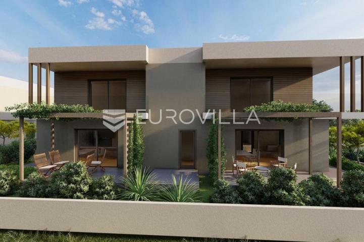 Istra, Štinjan, dvosoban stan 61.06 m² na 1. katu s parkingom, 900 metara od mora