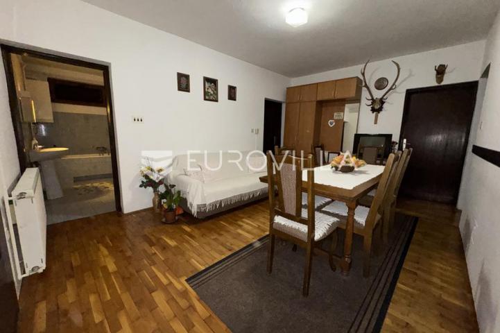 Okučani, Bodegraj, obiteljska kuća