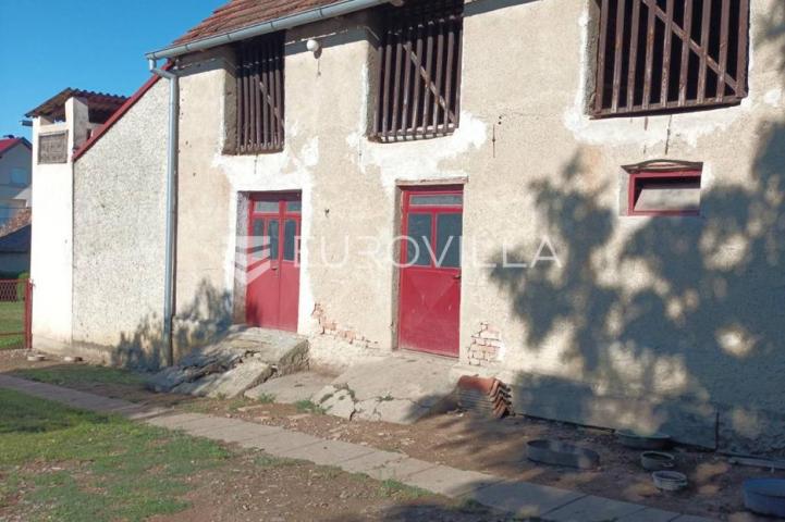 Okučani, Bodegraj, obiteljska kuća