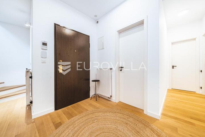 Zagreb, Maksimir, luksuzan četverosoban penthouse u novogradnji 130 m², parking