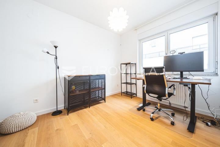 Zagreb, Maksimir, luksuzan četverosoban penthouse u novogradnji 130 m², parking