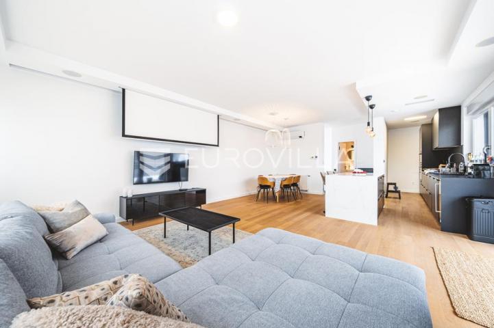 Zagreb, Maksimir, luksuzan četverosoban penthouse u novogradnji 130 m², parking