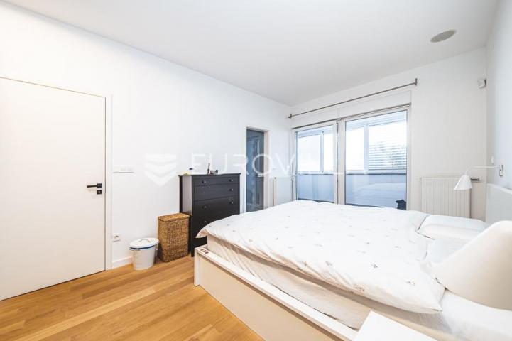 Zagreb, Maksimir, luksuzan četverosoban penthouse u novogradnji 130 m², parking