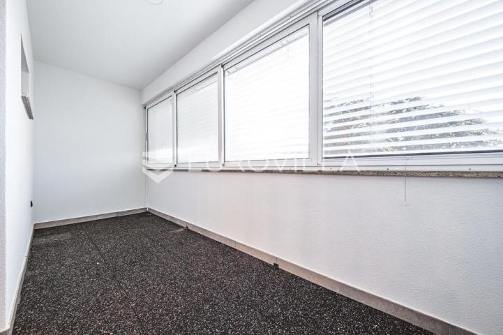 Zagreb, Maksimir, luksuzan četverosoban penthouse u novogradnji 130 m², parking