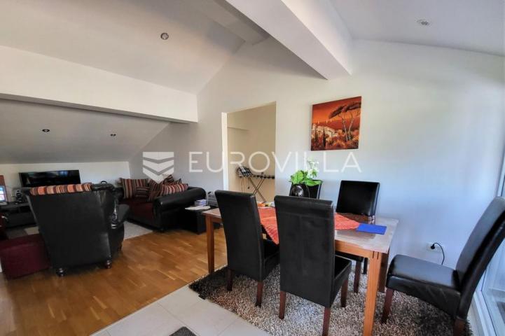Istra, okolica Višnjana, apartmanska kuća 500 m² s bazenom i 4 stambene jedinice