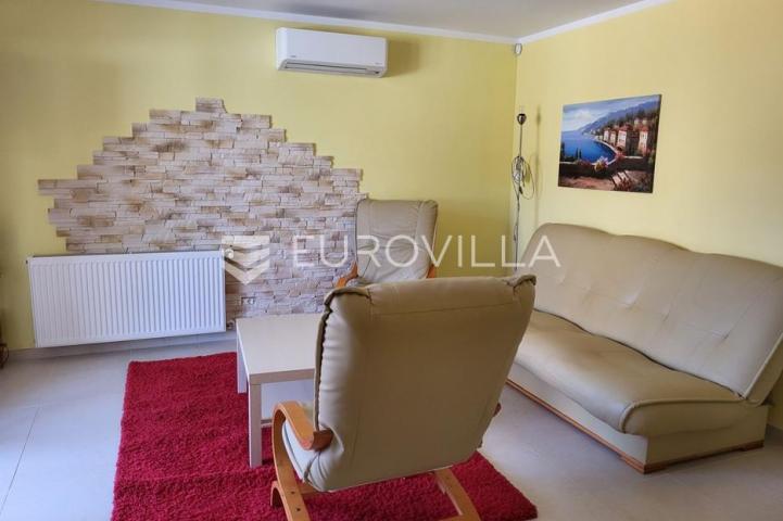 Istra, okolica Višnjana, apartmanska kuća 500 m² s bazenom i 4 stambene jedinice