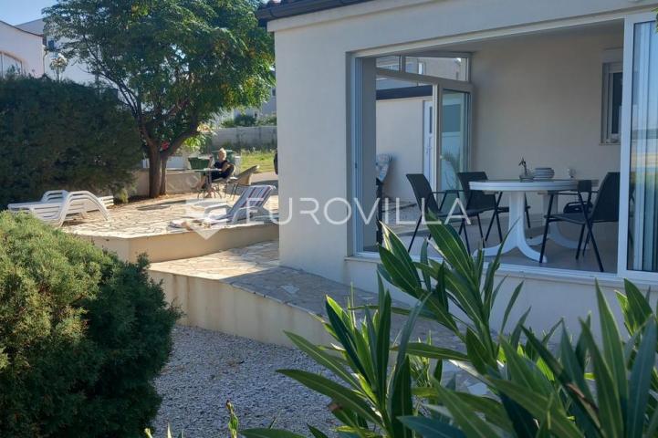 Vir, jedinstvena kuća u prvom redu do mora, prilika za investiciju