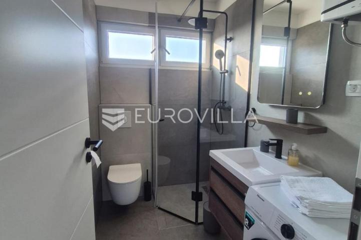 Zadar, Vir, dvosobni apartman na prvom katu od 65,40 m²