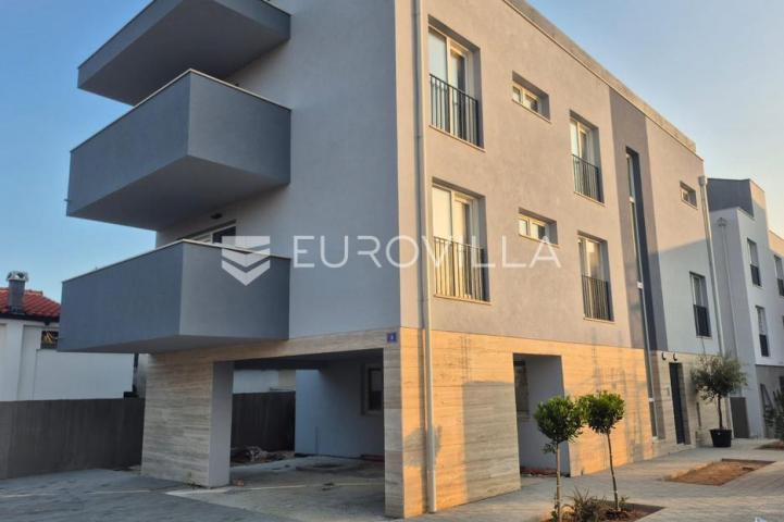 Zadar, Vir, dvosobni apartman na prvom katu od 65,40 m²
