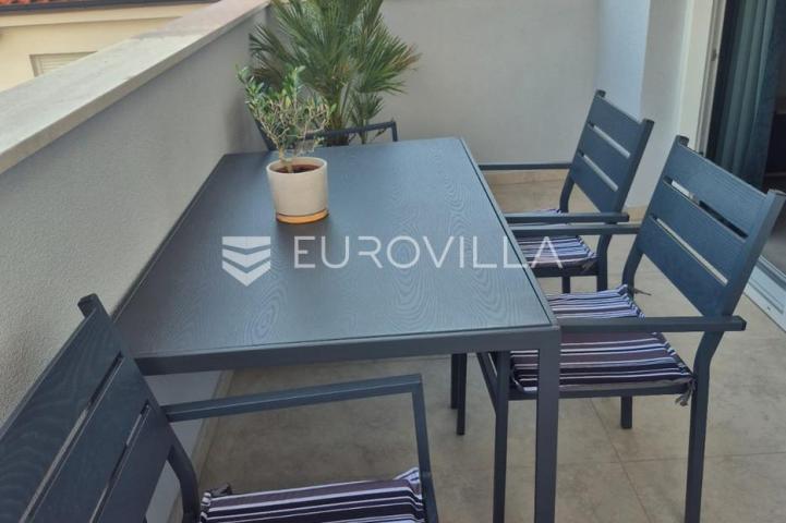 Zadar, Vir, dvosobni apartman na prvom katu od 65,40 m²
