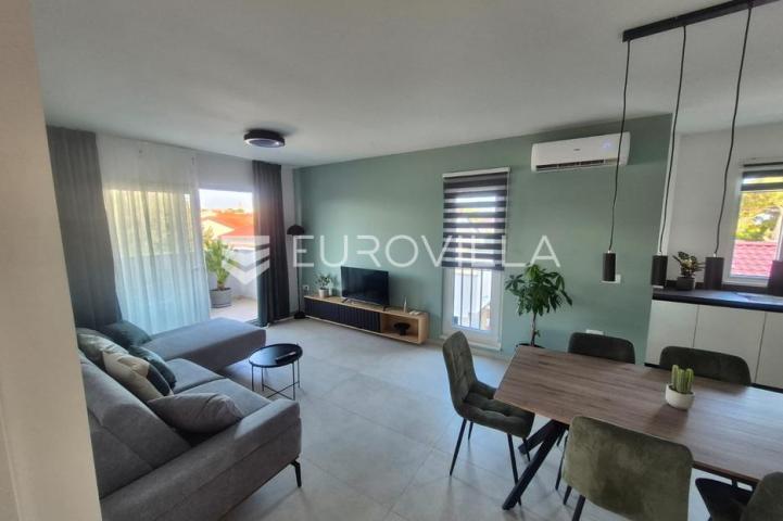 Zadar, Vir, dvosobni apartman na prvom katu od 65,40 m²