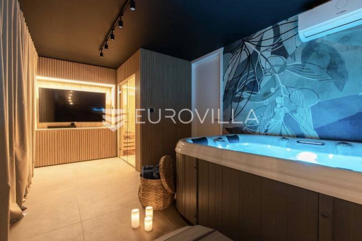 Krk, NOVOGRADNJA u Krku, četverosoban dvoetažni stan 136 m² sa wellnessom i bazenom