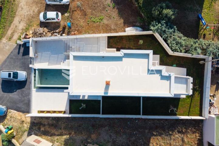 Istra, Ližnjan, moderna katnica s bazenom i predivnim pogledom na more