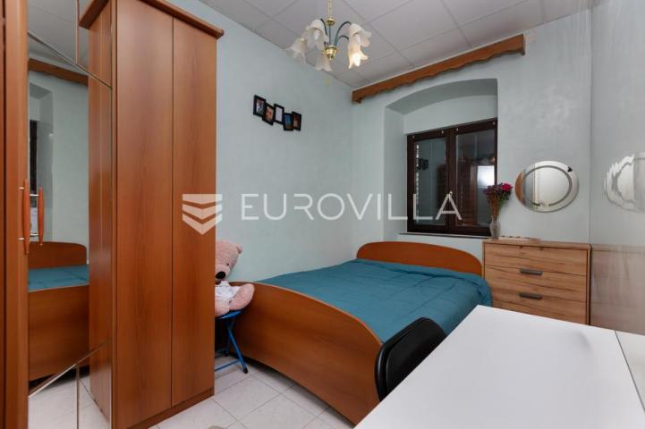 Rijeka, Zamet, dva uređena stana površine 95 m² s vrtom