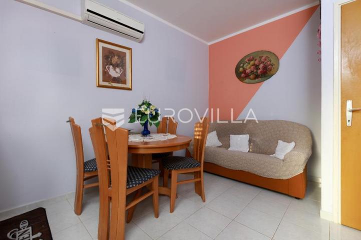 Rijeka, Zamet, dva uređena stana površine 95 m² s vrtom