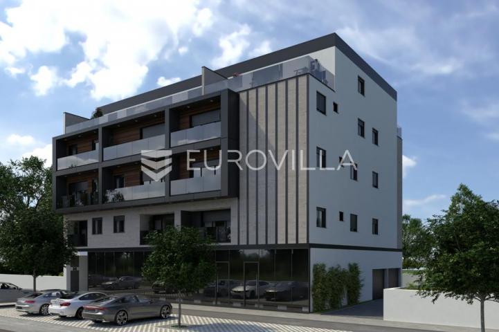 Vinkovci, Centar, luksuzni penthouse stan 100 m² s garažnim mjestom i ostavom, 4. kat