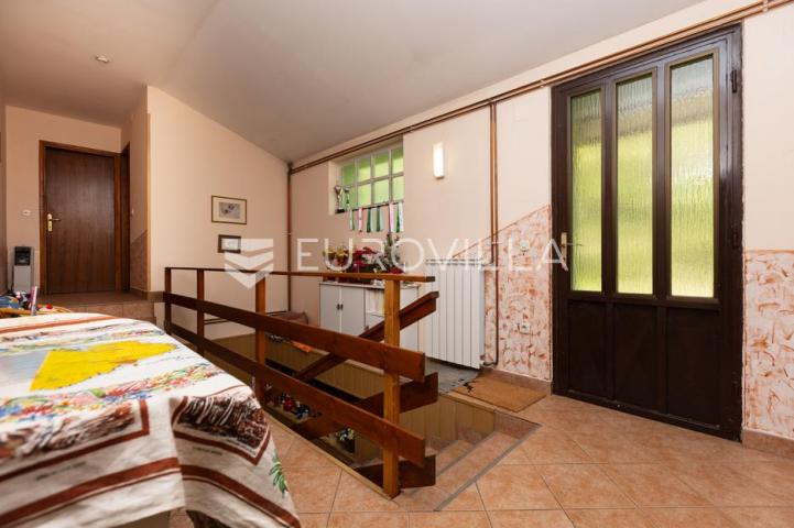 Cernik, Čavle, adaptirana kuća od 288 m² s 3448 m² terena