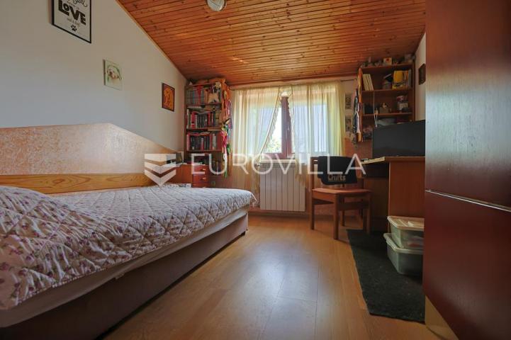 Cernik, Čavle, adaptirana kuća od 288 m² s 3448 m² terena