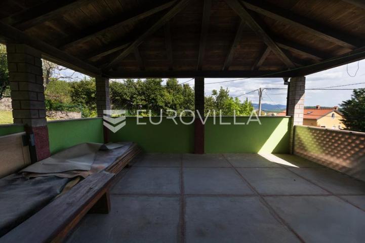 Cernik, Čavle, adaptirana kuća od 288 m² s 3448 m² terena