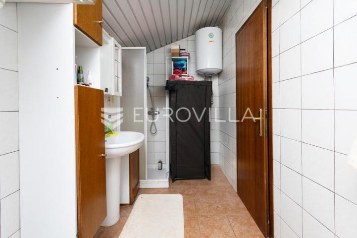 Cernik, Čavle, adaptirana kuća od 288 m² s 3448 m² terena