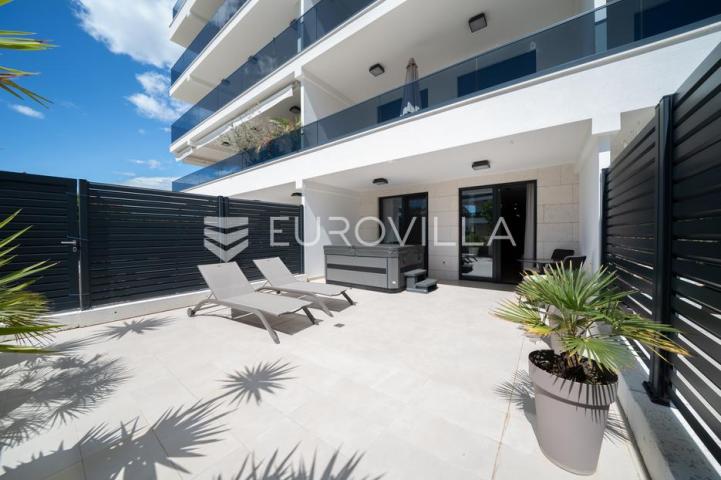 Zadar, Borik, luksuzan jednosoban stan s vrtom, 57,46 m²