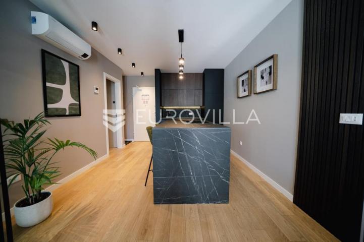 Zadar, Borik, luksuzan jednosoban stan s vrtom, 57,46 m²
