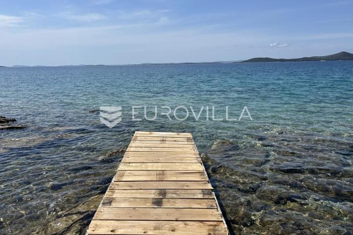 Pakoštane, jednosobni apartman S10 na drugom katu površine od 49 m², 250 m od mora