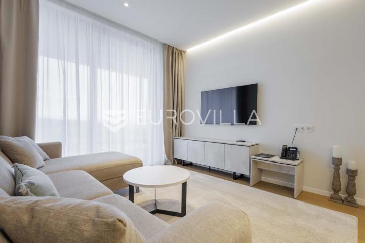 Istra, Savudrija, Petram resort, dugoročni najam dvosobnog apartmana 92 m², pogled more