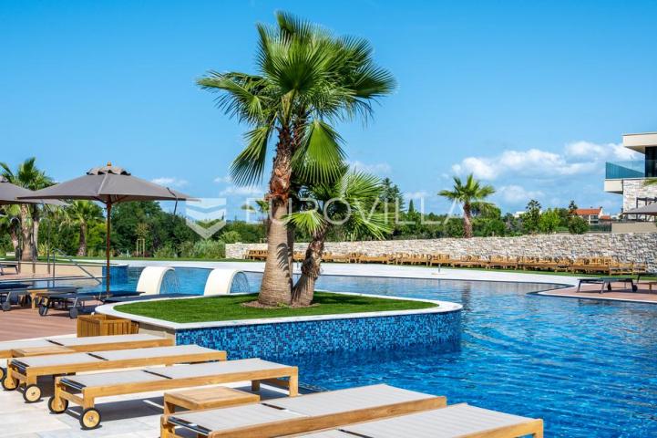 Istra, Savudrija, Petram resort, dugoročni najam dvosobnog apartmana 92 m², pogled more